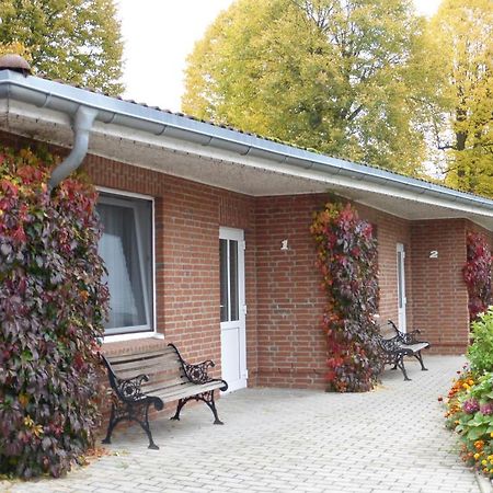 Hotel Am Schlosspark Mallin Екстериор снимка