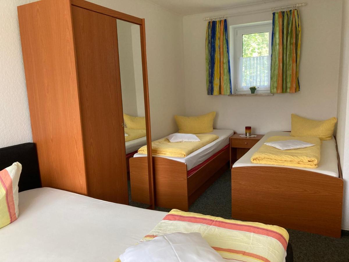 Hotel Am Schlosspark Mallin Стая снимка