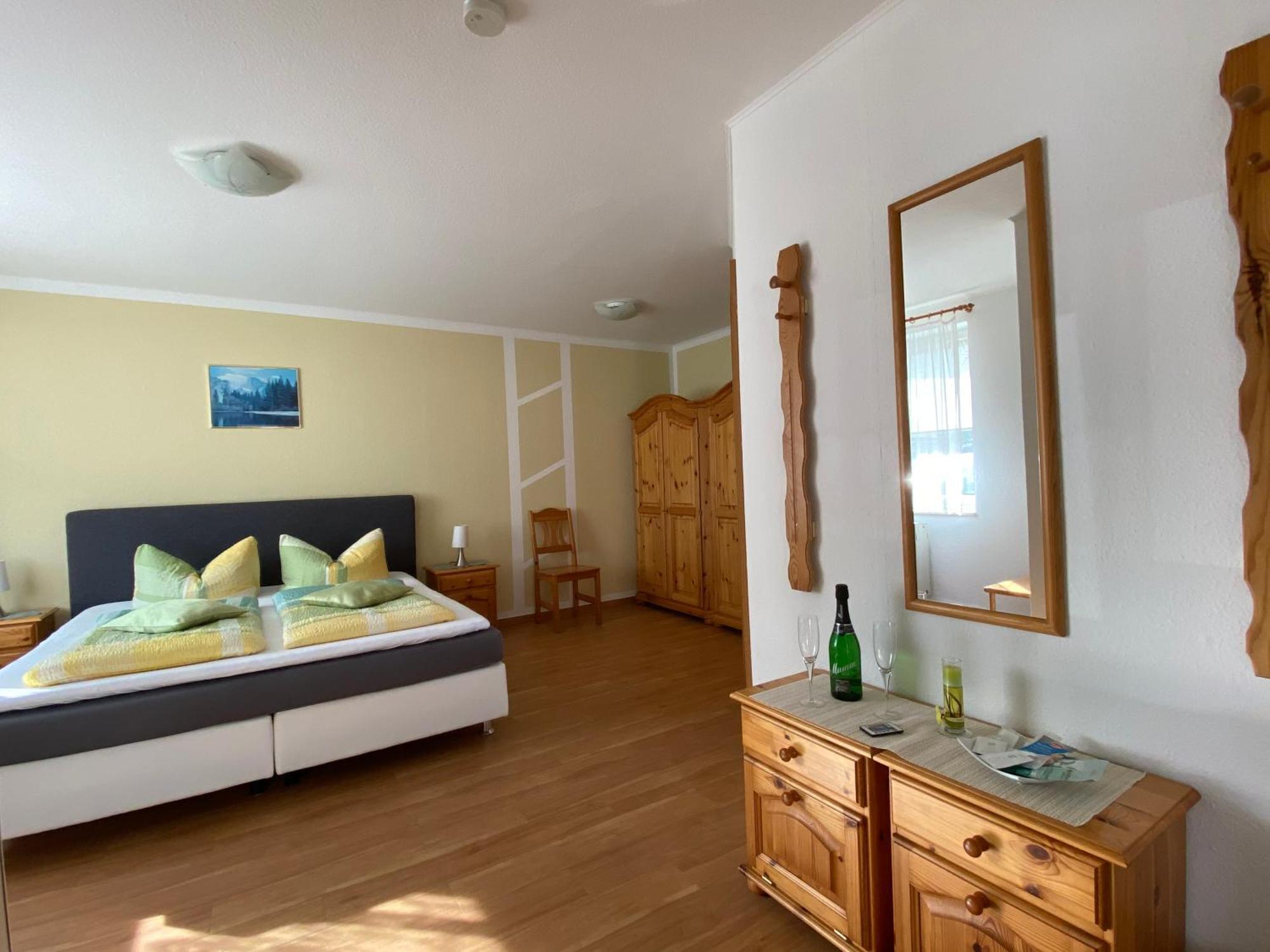 Hotel Am Schlosspark Mallin Стая снимка